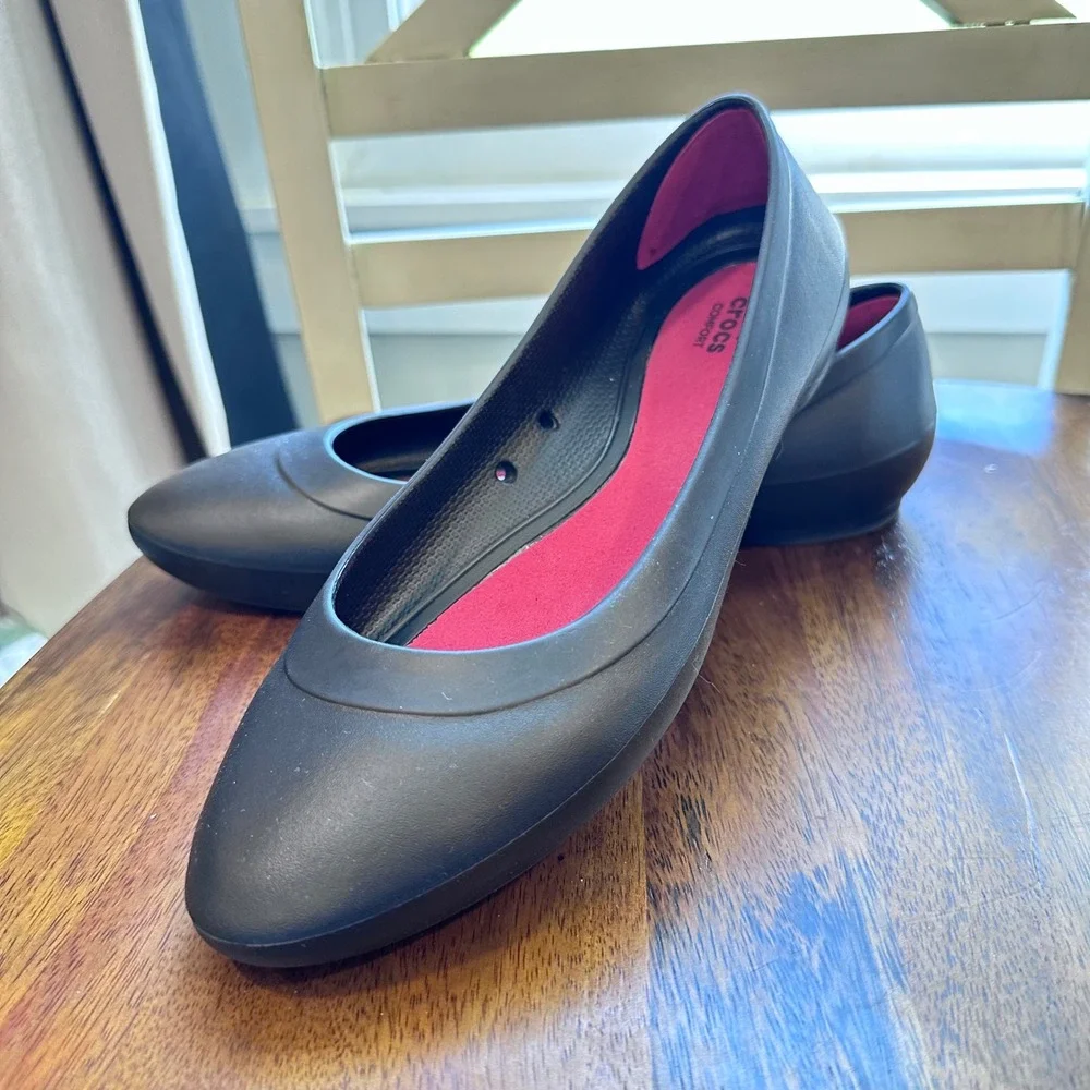 Crocs Eve Flat Shoes Womens Size 9 Black Pink 203404 Lightweight Comfort Slip On
